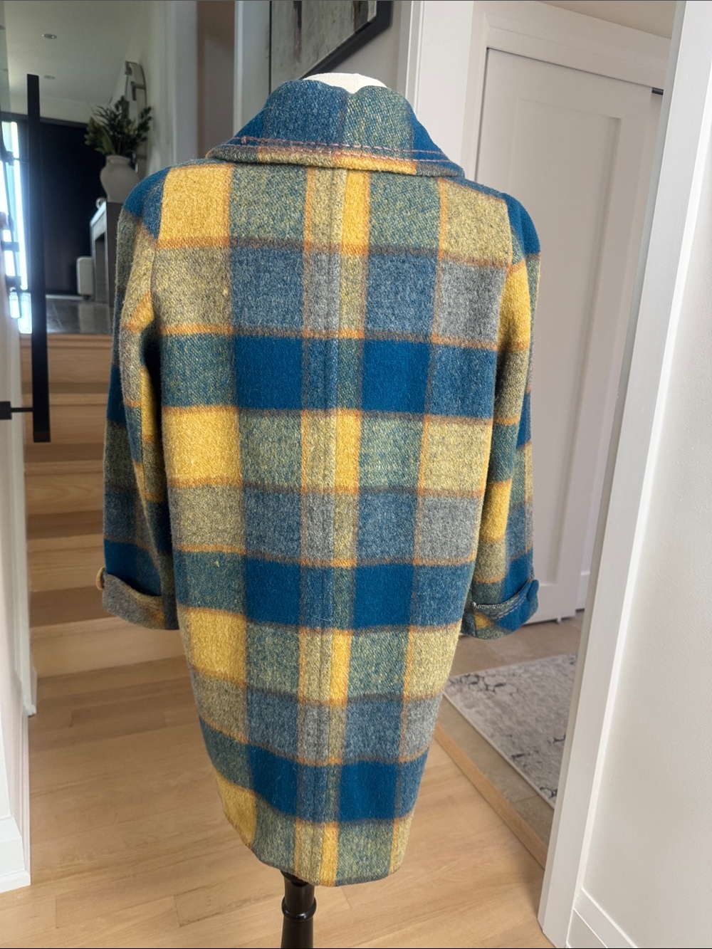 Vintage Wool Plaid Coat Oversized Blue Yellow Statement Jacket M - Picture 3 of 8
